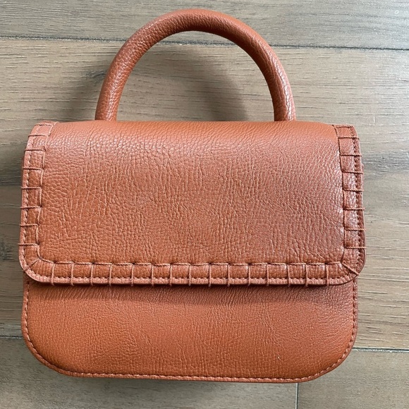 Universal Thread Handbags - Universal Thread Small Tan Faux Leather Handbag